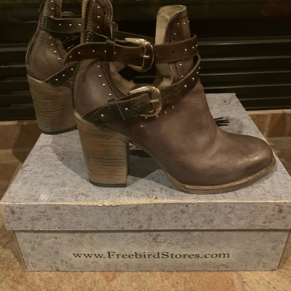 Hold for Diane Hancock - freebird rainbow booties